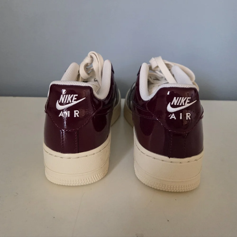 🆕️Nike Air Force 1 '07 LX Roman Empire Dark Burgundy Low-Top Sneakers Size 8.5W - Picture 4 of 10